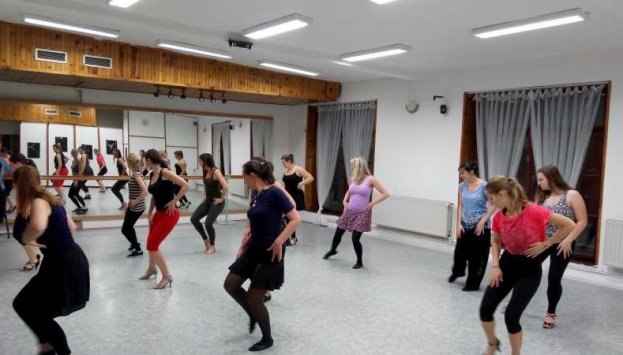 Latinsko-americké tance pro ženy (zač. a mír. pokr.) s Marcelou