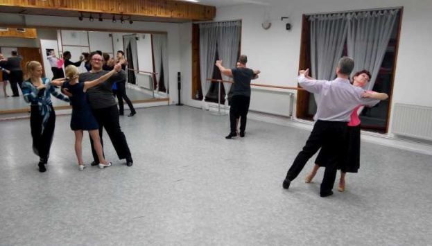 Standardní a latinsko-americké tance | pro páry (zač. a mír. pokr.) s Martinem