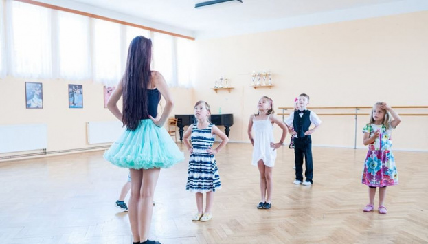 Dance 4 Kids – pokročilí | taneční kurz pro děti od 6 do 10 let (Praha)