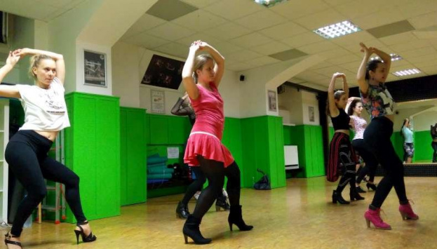 Workshop K-pop: heels choreo (zač. a mír. pokr.)